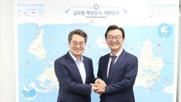 김동연 경기도지사, “평택항 유휴수면에 국내 최대 규모 태양광 발전시설 설치” 전재수 해양수산부 장관에 건의