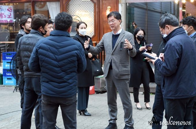 이민근 안산시장, 사리골 상점가 현장방문…골목 상권 활성화 위해