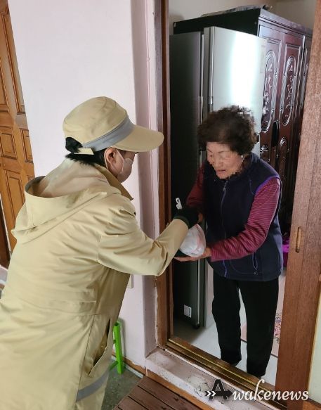 여주시 금사면, 건강음료 배달로 고독사 예방나선다