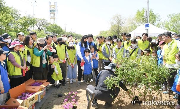 오산시, 제53회‘지구의 날’탄소중립을 위한 ‘공존과 평화 나무심기’