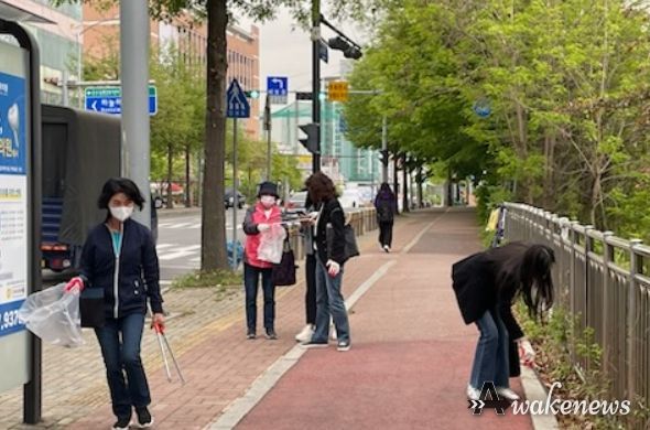고양시 중산2동 통장협의회, 고양국제꽃박람회 맞이 마을 대청소 실시
