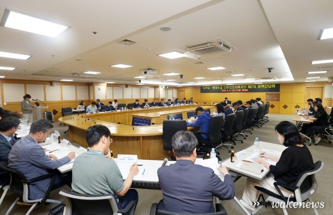 부천시는 지난 17일 시청 창의실에서 제2차 한국노총 부천김포지역지부(의장 박종현)와 정책간담회를 개최했다.