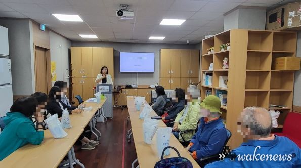 치매환자 가족들을 대상으로 지난 3월 23일부터 이달 11일까지 실시된 김포시치매안심센터의 ‘헤아림 가족교실
