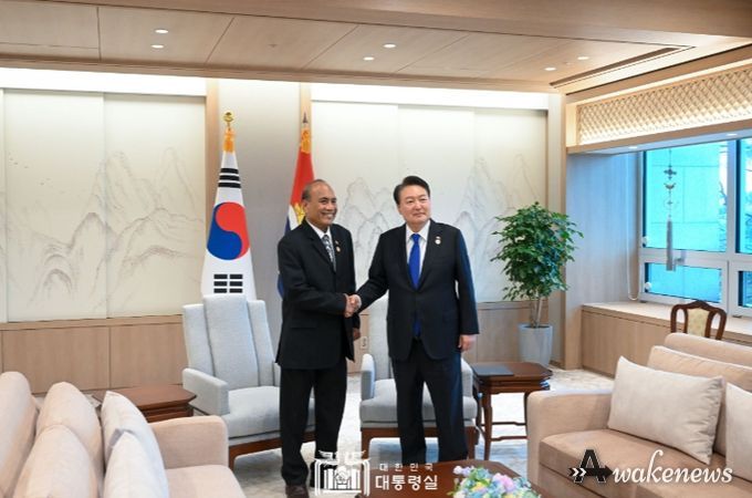 5월 28일 윤석열 대통령은 타네시 마아마우 키리바시 대통령과 한-태평양도서국 정상회담을 가졌다.