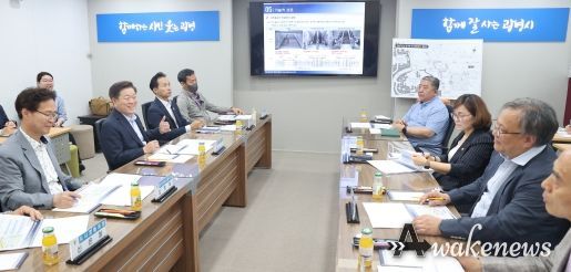 광명시는 1일 시청 영상회의실에서 ‘철산4동 방면 철산역 출입구 신설 사전 타당성 조사 용역 최종보고회’를 개최했다