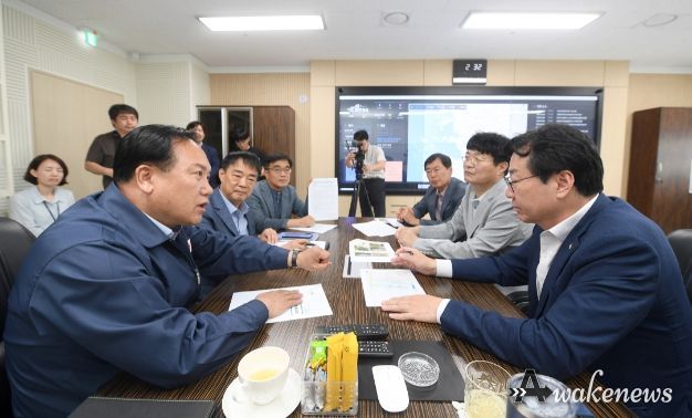 이권재 오산시장, 정명근 화성시장과 오산천 상류 오염수 유출문제 협의