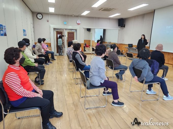 부천시는 지난 3~5월 12주 동안 부천시민 중 만성질환 경계성 고위험군을 대상으로 100세 건강실 특화프로그램 ‘건강드림’을 운영했다.