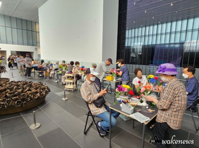 「손으로 그리는 꽃」 공연 사진