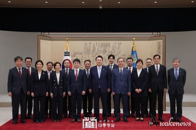 7월 3일 윤석열 대통령은 신임 차관급 인사 13명에게 임명장을 수여했다.
