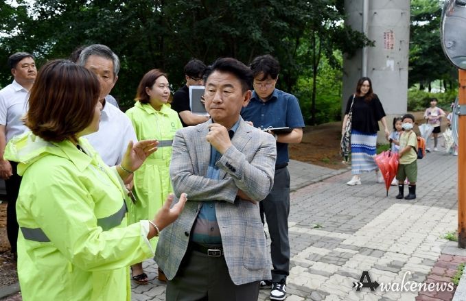 김동근 의정부시장, 동오초등학교 주변 어린이 통학로 현장점검