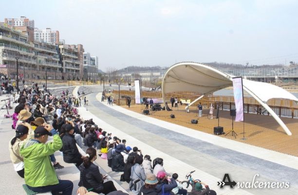 은계호수공원, 거북섬 거리공연 연장 운영