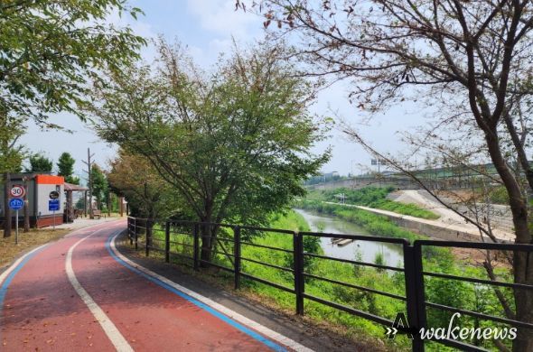 대화천 산책로