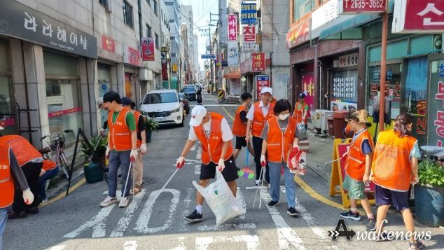 광명시 광명2동 주민자치회는 지난 19일 탄소중립을 위한 주민세 마을사업 ‘환경지킴이’ 활동을 진행했다.