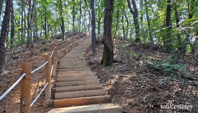 용인특례시가 서그내근린공원에서 기흥호수공원에 이르는 약 2km 구간에 둘레길을 조성했다.