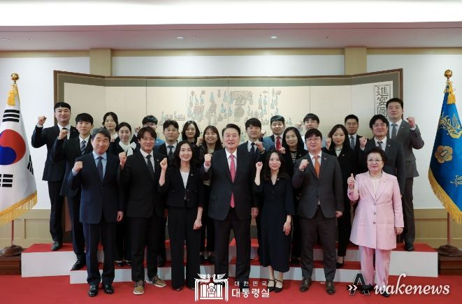 10월 6일 윤석열 대통령은 교권 보호 4법 개정 계기 현장 교원과 만나 대화하는 시간을 가졌다.