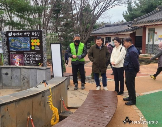 파주시, 시의회와 맨발걷기 산책로 벤치마킹…우수사례 접목