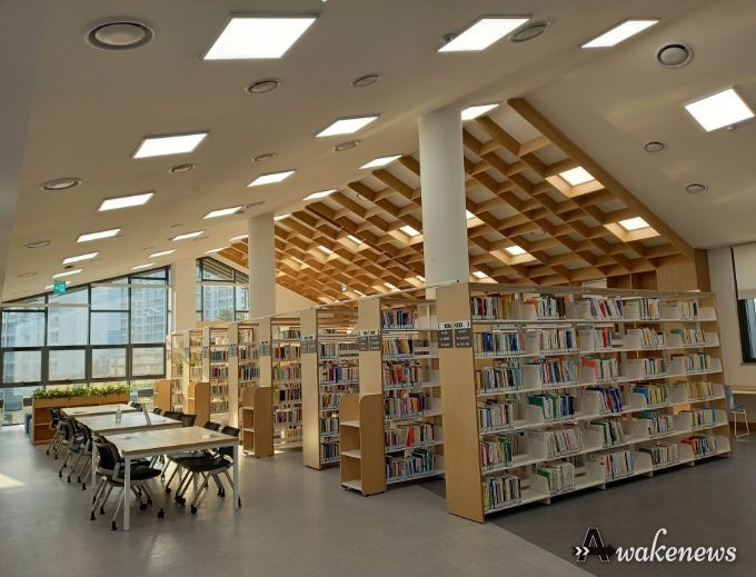 서농도서관 열람실