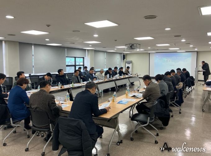 전문가 자문단 회의 진행 모습