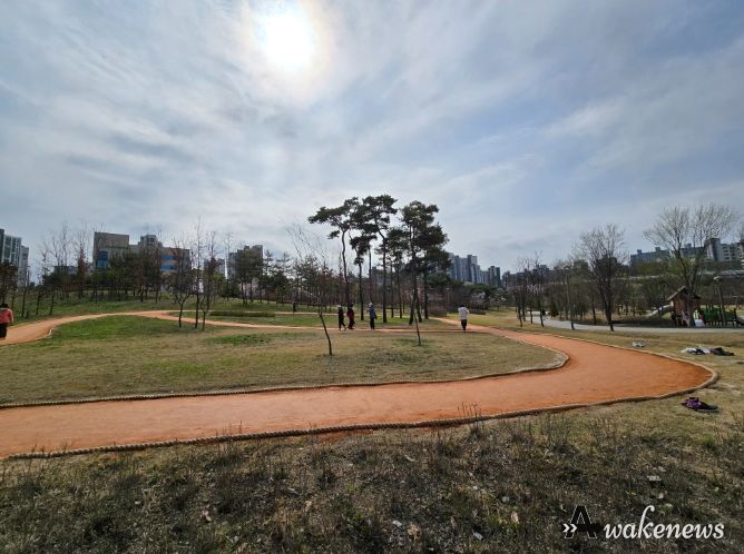 남양주시, 도심공원에 맨발걷기 산책로‘흙길 힐링로드’조성
