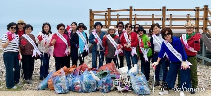 지난 11일 안산시 여성단체협의회가 단원구 대부동에 소재한 풍도를 찾아 환경정화 봉사활동을 진행했다.