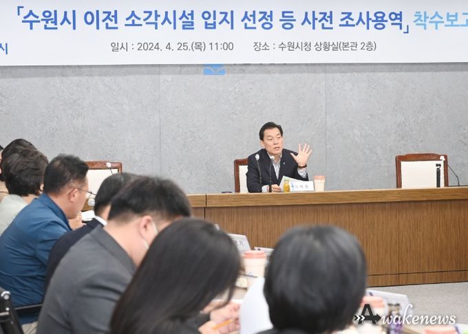 이재준 수원시장이 발언하고 있다.