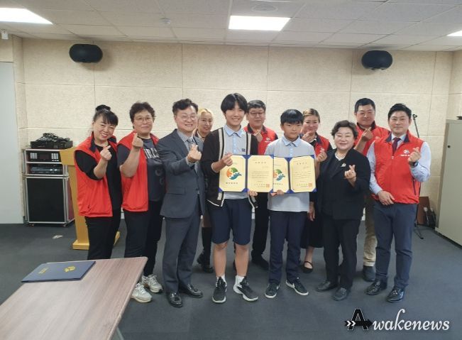 동두천 도비장학회, 소요동 모범 청소년에게 장학금 전달