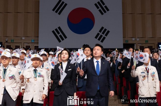6월 25일 윤석열 대통령 부부는 대구 엑스코에서 개최된 ‘6‧25전쟁 제74주년 행사’에 참석했다.