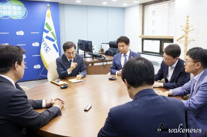 김동연 경기도지사, 민주당 이기헌, 김영환, 김성회 의원과 긴급 회동