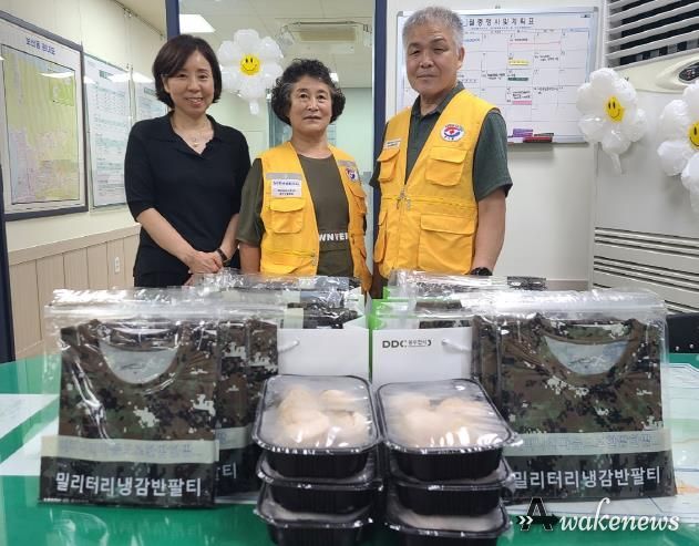 동두천시 엔젤봉사회, 보산동 착한식당 연천만두 후원식품 전달