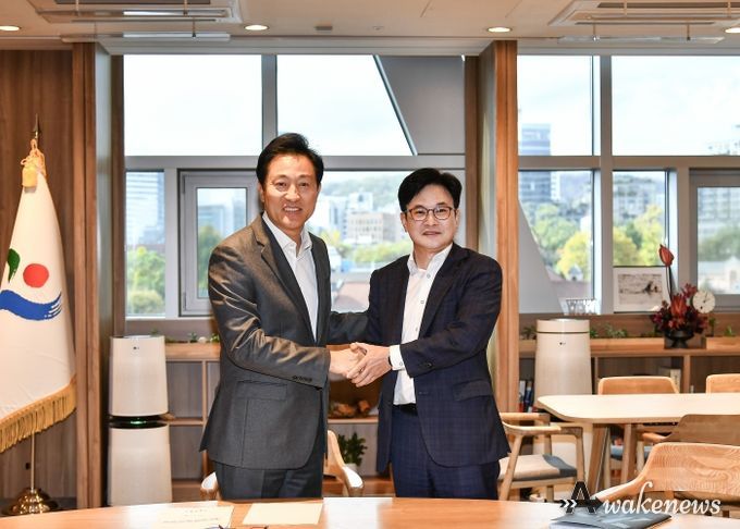 지난해 11월 6일 김병수 김포시장이 오세훈 서울시장과 공식 만남을 갖고 공동연구반을 구성하기로 합의했다.