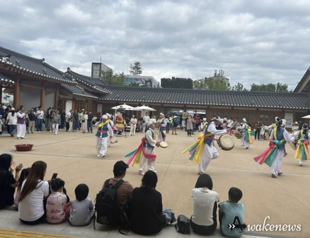 수원문화재단, 정조테마공연장 개관 1주년 기념 공연, 성황리에 개최!