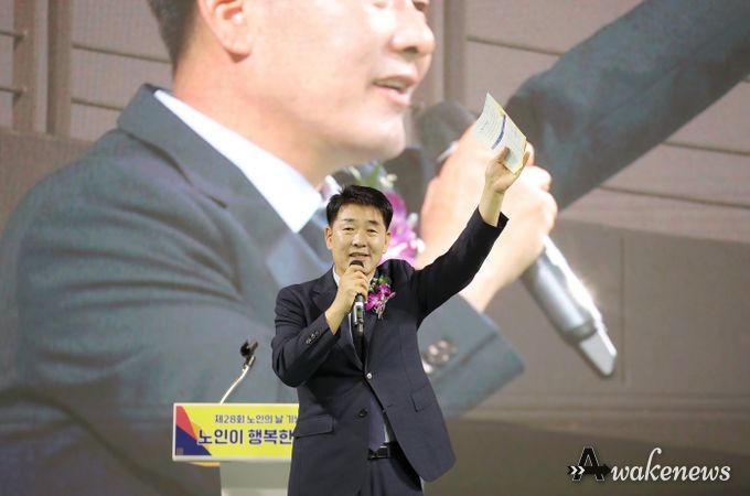 축사하는 배정수 화성시의회 의장