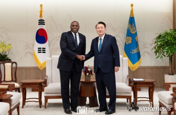 10월 21일 윤석열 대통령은 「데이비드 라미(David Lammy)」 영국 외교장관을 접견하고, 한-영 양국관계 발전 방안에 대해 의견을 교환했다.
