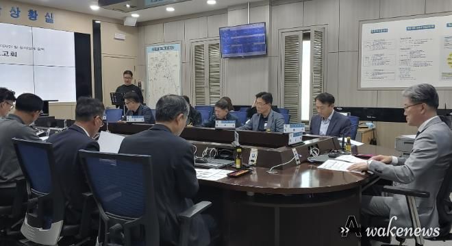 지난 21일 시청 재난상황실에서 ‘시청로 2차 간판개선사업’ 착수보고회 진행하는 모습.