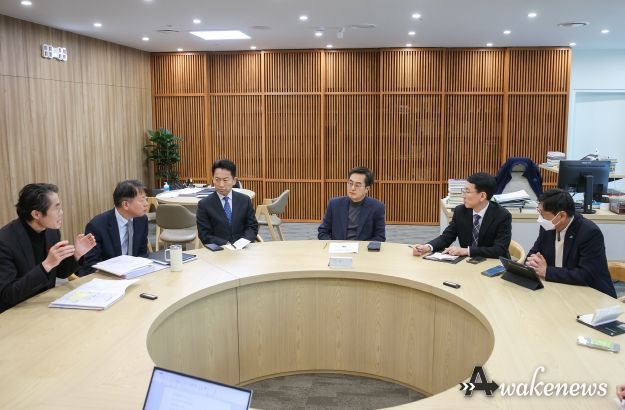 폭설 복구 현장 다녀온 김동연 경기도지사, 현장 목소리 반영한 대책 마련 지시 “선 집행, 후 정산 등 최대한 빠르게 현장 복구에 쓰이도록 대책 마련해야”