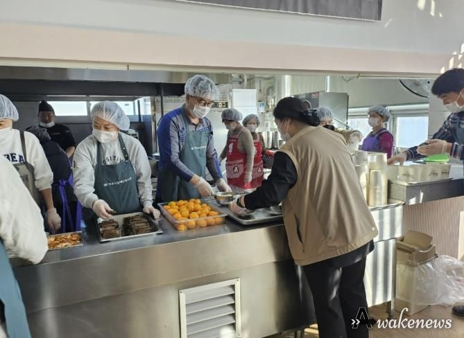 여주시 여흥동, 연말맞이 따뜻한 국수 나눔 봉사 펼쳐