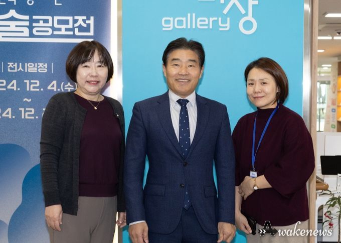 고양특례시의회 김운남 의장, 제2회 갤러리 비상 전국 장애인 미술 공모전 전시회 방문