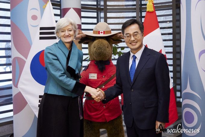 김동연,주한캐나다 대사 만나 미 보호무역 대응 경제협력 강화 논의