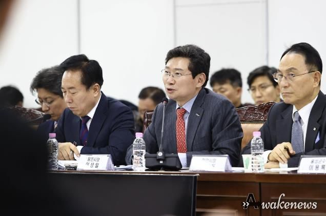 2024년 12월 12일 이상일 용인특례시장이 국토교통부 세종청사 대회의실서 열린 '제7차 국가산단 범정부 추진지원단 회의'에서 '용인 첨단시스템반도체 국가산업단지' 성공을 위한 의견을 제안하고 있다
