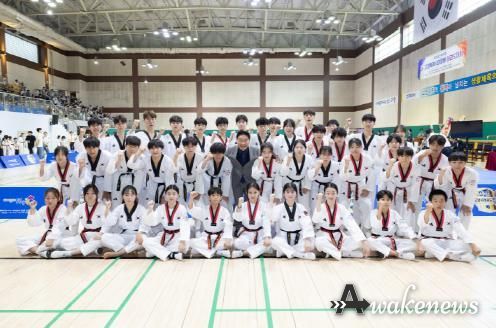 고양특례시의회 김운남 의장, 제16회 의장배 태권도대회 참석