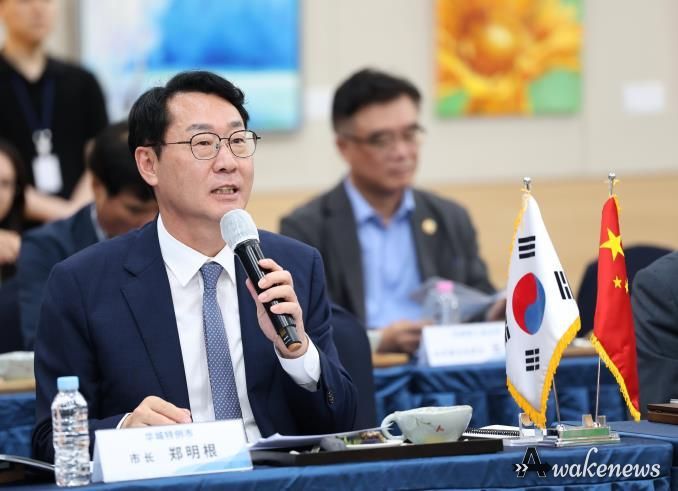 정명근 화성특례시장이 2일 열린 중국 웨이하이시 경제교류간담회에서 발언하고 있다