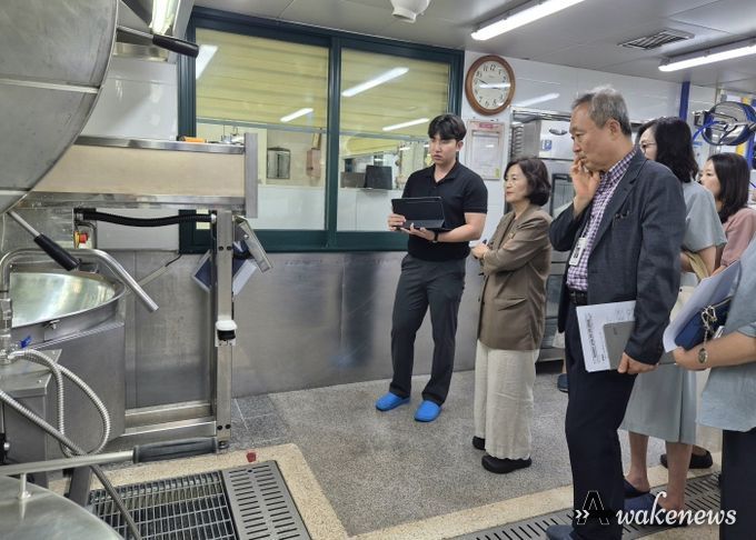 김영희 의원, 학교급식실 조리로봇 운영 현장 점검