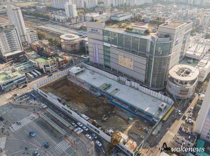 공사 진행 중인 평택역 앞 모습