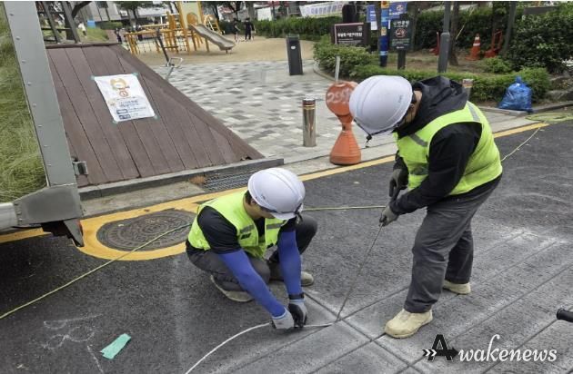 도로열선 설치 작업 모습