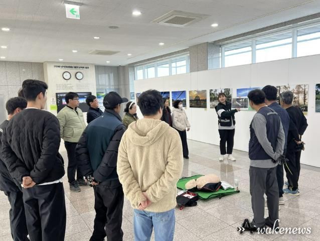 도라전망대 로비에서 직원들을 대상으로 심폐소생술 및 응급처치 교육진행