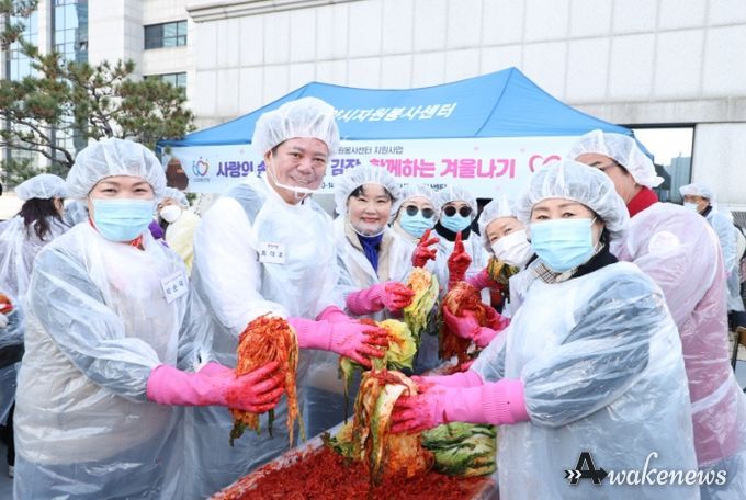 안양시자원봉사센터, ‘사랑의 손길로 담근 김장, 함께하는 겨울나기’로 나눔 실천