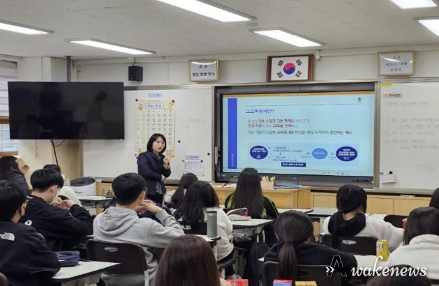 금천구는 관내 중학교 2~3학년을 대상으로 12월 중순까지 ‘찾아가는 진로진학 특강’을 진행하고 있다