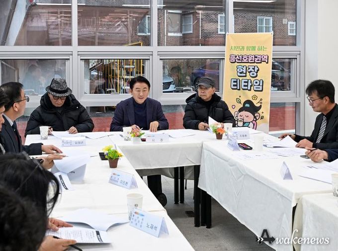 김동근 시장이 12월 10일 호호당 2호점에서 ‘흥선권역 현장 티타임’을 진행하고 있다.