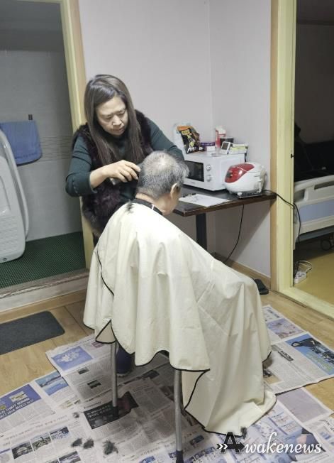 수원시 팔달구 화서1동, 거동 불편 어르신 대상 '찾아가는 이미용 서비스' 실시