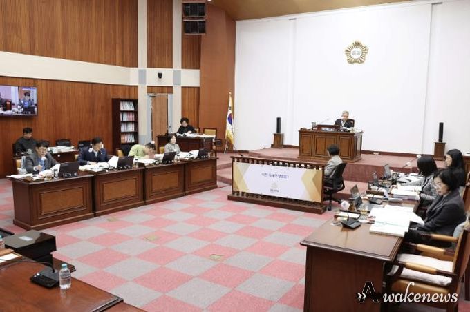 군포시의회 제285회 정례회 예산결산특별위원회 회의 모습